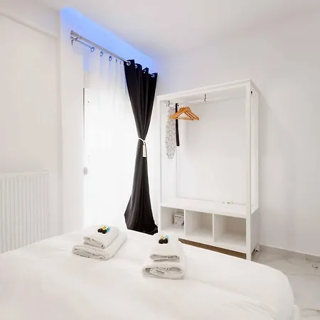 Monochrome Style 1bdrm Apt Close To City Center Apartament *
