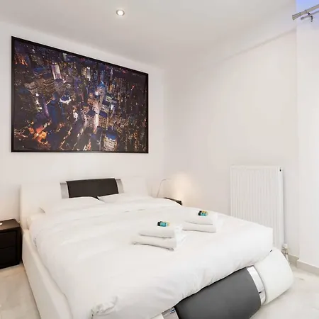 Appartement Monochrome Style 1bdrm Apt Close To City Center