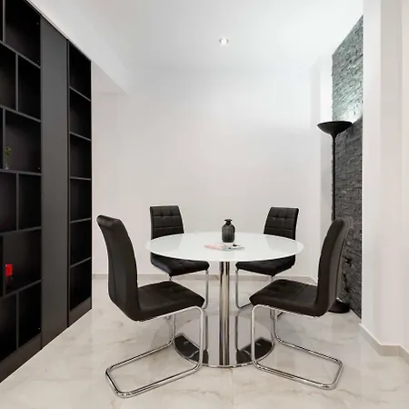 Monochrome Style 1bdrm Apt Close To City Center